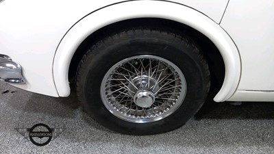 Lot 23 - 1963 JAGUAR MK II 2.4/240