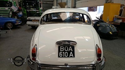 Lot 23 - 1963 JAGUAR MK II 2.4/240