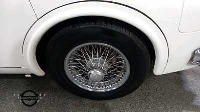 Lot 23 - 1963 JAGUAR MK II 2.4/240