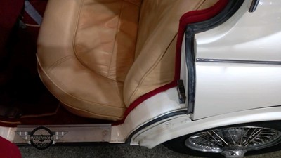 Lot 23 - 1963 JAGUAR MK II 2.4/240
