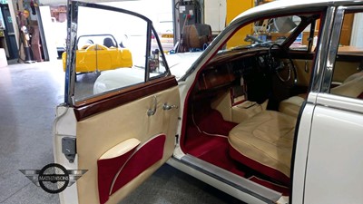 Lot 23 - 1963 JAGUAR MK II 2.4/240