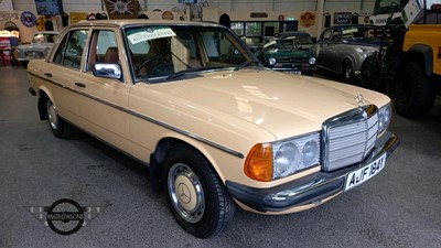 Lot 116 - 1982 MERCEDES 200