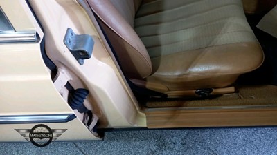 Lot 116 - 1982 MERCEDES 200