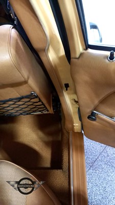 Lot 116 - 1982 MERCEDES 200