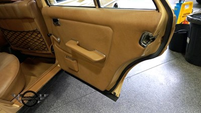 Lot 116 - 1982 MERCEDES 200