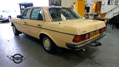 Lot 116 - 1982 MERCEDES 200
