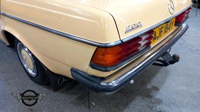 Lot 116 - 1982 MERCEDES 200