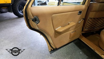 Lot 116 - 1982 MERCEDES 200