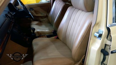 Lot 116 - 1982 MERCEDES 200