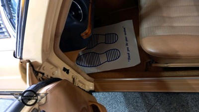 Lot 116 - 1982 MERCEDES 200