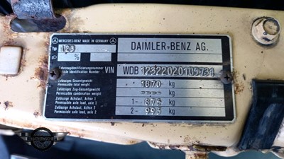 Lot 116 - 1982 MERCEDES 200