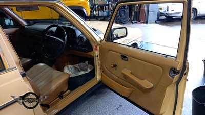 Lot 116 - 1982 MERCEDES 200