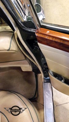 Lot 8 - 1961 JAGUAR MK II