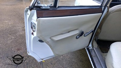 Lot 15 - 1973 ROVER 2000 SC AUTO