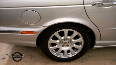 Lot 40 - 2004 JAGUAR XJ6 V6 AUTO