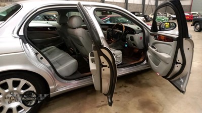 Lot 40 - 2004 JAGUAR XJ6 V6 AUTO