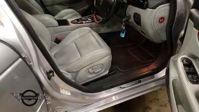Lot 40 - 2004 JAGUAR XJ6 V6 AUTO