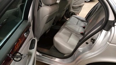 Lot 40 - 2004 JAGUAR XJ6 V6 AUTO