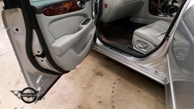 Lot 40 - 2004 JAGUAR XJ6 V6 AUTO