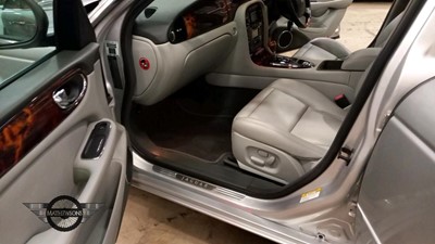 Lot 40 - 2004 JAGUAR XJ6 V6 AUTO