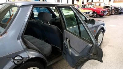 Lot 212 - 1990 FORD ORION GL 5SPD