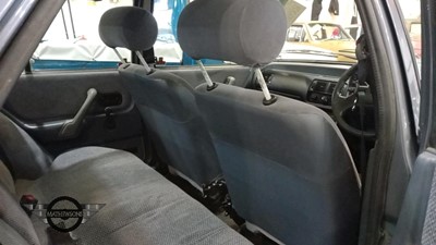 Lot 212 - 1990 FORD ORION GL 5SPD