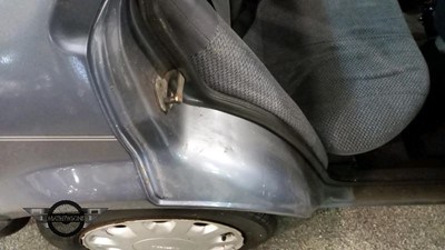 Lot 212 - 1990 FORD ORION GL 5SPD