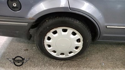 Lot 212 - 1990 FORD ORION GL 5SPD