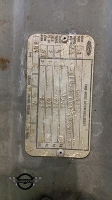 Lot 212 - 1990 FORD ORION GL 5SPD
