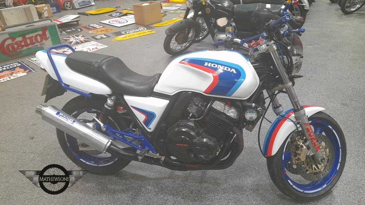 Lot 172 - 1996 HONDA CB400 SF