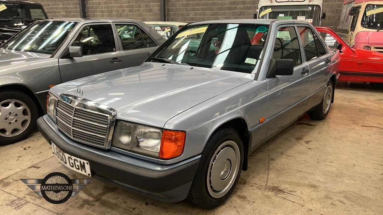 Lot 20 - 1993 MERCEDES 190E AUTO