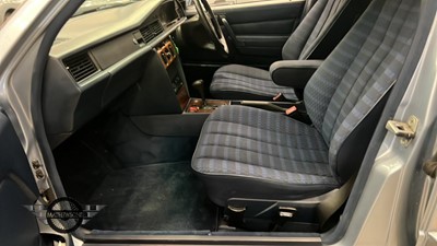Lot 20 - 1993 MERCEDES 190E AUTO