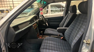 Lot 20 - 1993 MERCEDES 190E AUTO