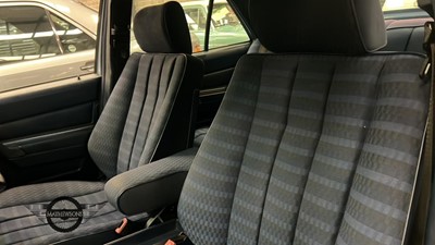 Lot 20 - 1993 MERCEDES 190E AUTO