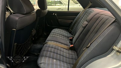 Lot 20 - 1993 MERCEDES 190E AUTO
