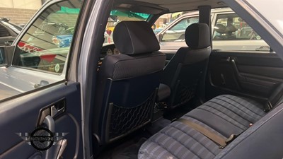 Lot 20 - 1993 MERCEDES 190E AUTO