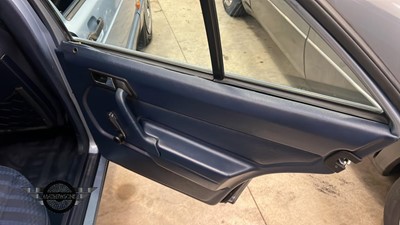 Lot 20 - 1993 MERCEDES 190E AUTO