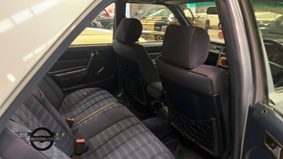 Lot 20 - 1993 MERCEDES 190E AUTO