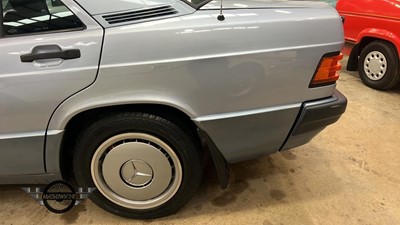 Lot 20 - 1993 MERCEDES 190E AUTO