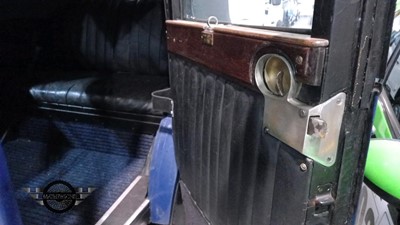 Lot 321 - 1937 AUSTIN TAXI
