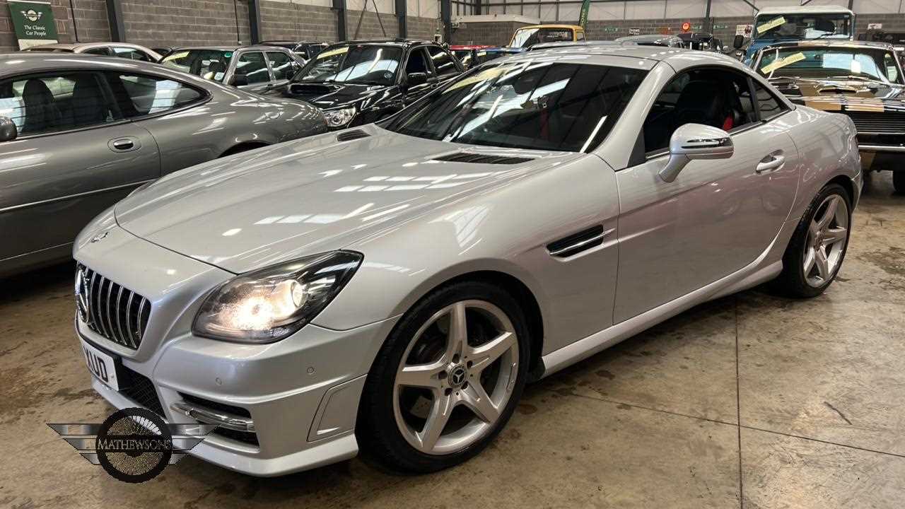 Lot 70 - 2011 MERCEDES-BENZ SLK200 AMG SPORT