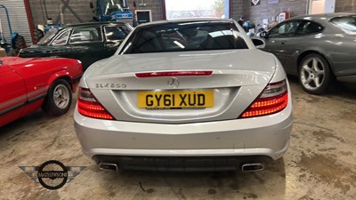 Lot 70 - 2011 MERCEDES-BENZ SLK200 AMG SPORT