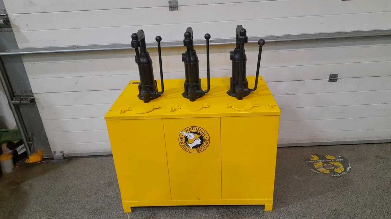 Lot 38 - NATIONAL BENZOLE 3 PUMP OIL TANK ( RESTORED  PAINTED YELLOW )