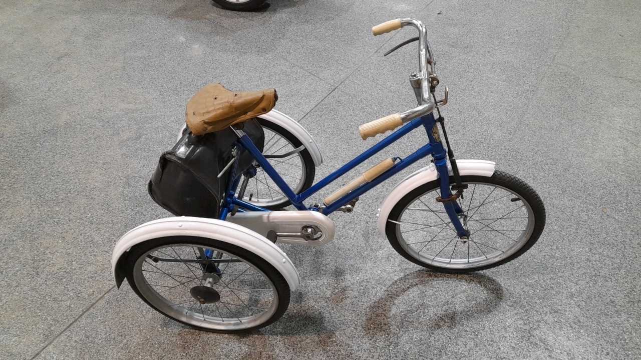 Lot 54 - 3 WHEELER CHILDS TRIKE BLUE & WHITE