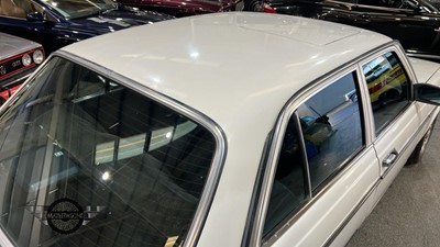 Lot 76 - 1985 MERCEDES 280 E