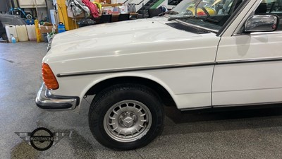 Lot 76 - 1985 MERCEDES 280 E