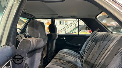 Lot 76 - 1985 MERCEDES 280 E