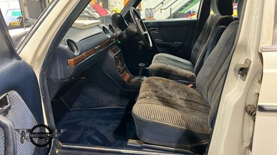 Lot 76 - 1985 MERCEDES 280 E