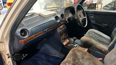 Lot 76 - 1985 MERCEDES 280 E