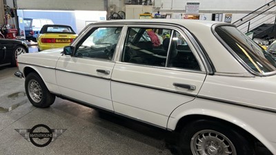 Lot 76 - 1985 MERCEDES 280 E